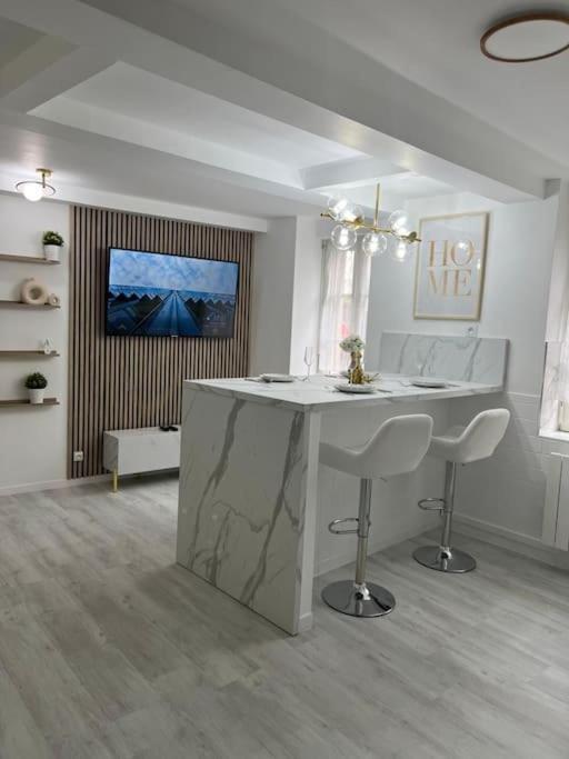 Beau Duplex Au Centre Ville. Mantes-la-Jolie Eksteriør billede