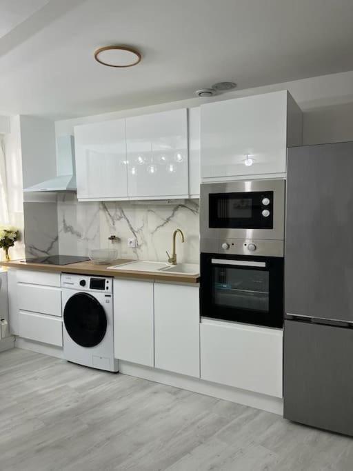 Beau Duplex Au Centre Ville. Mantes-la-Jolie Eksteriør billede